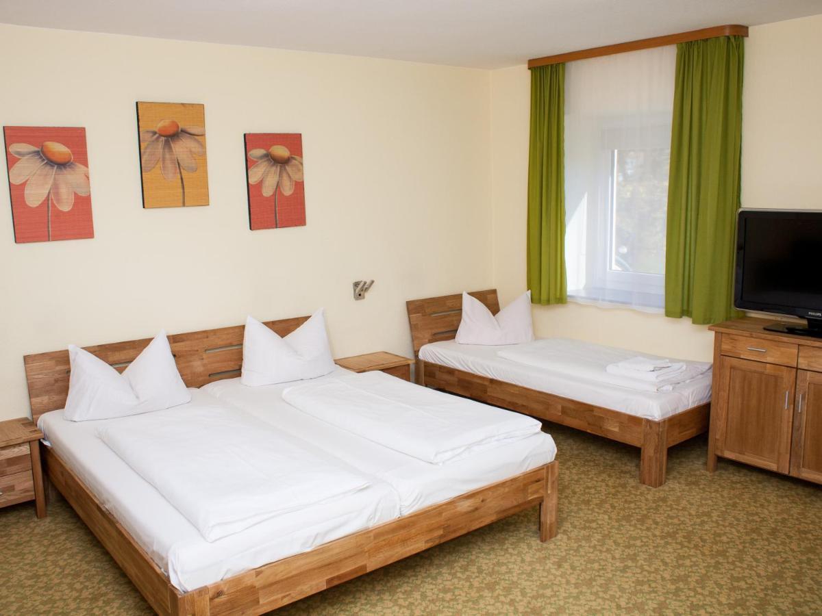Gasthof Zur Behringersmuhle Hotel Goessweinstein Buitenkant foto